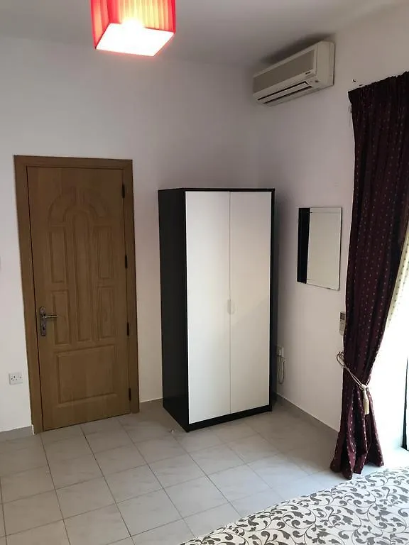 Swieqi Semi Detached Maisonette San Ġiljan Hébergement de vacances